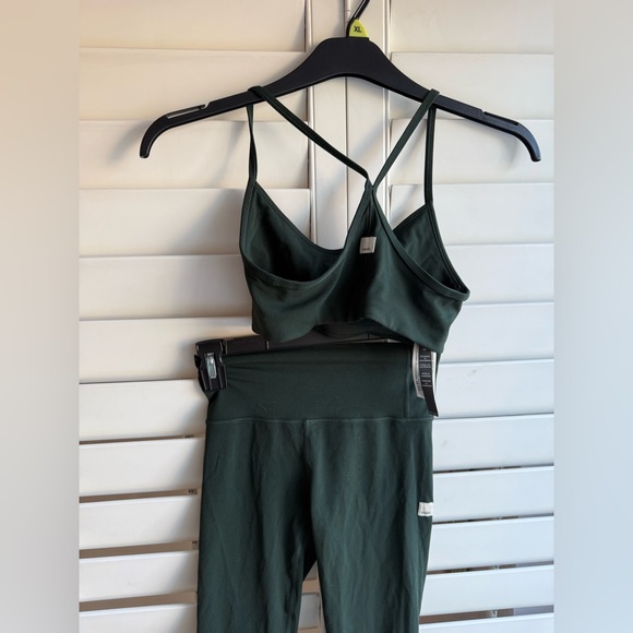 Vuori Green Sports Bra and Leggings Set XS - Picture 4 of 7